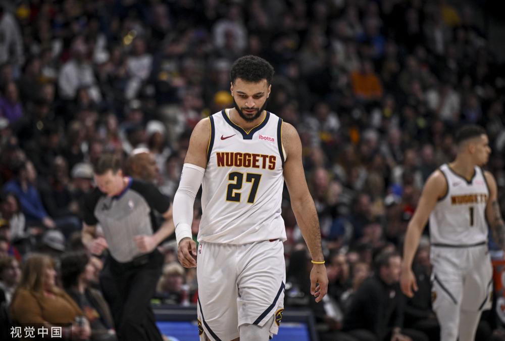 一名职业球 一名职业球